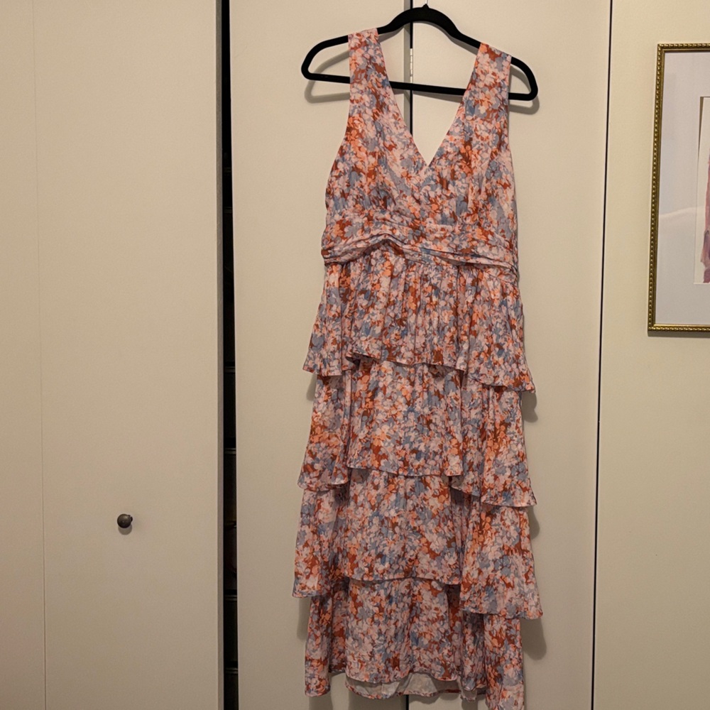 Floral Tiered V-Neck Dress